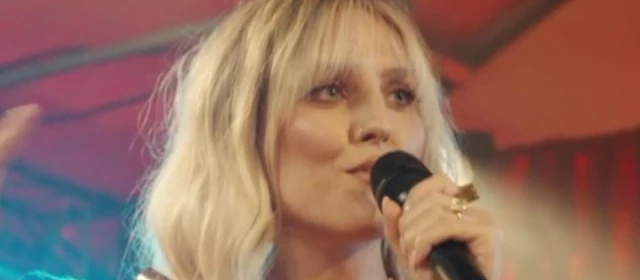 Odkrywanie cech osobowości osób urodzonych pod znakiem Raka - Perrie Edwards